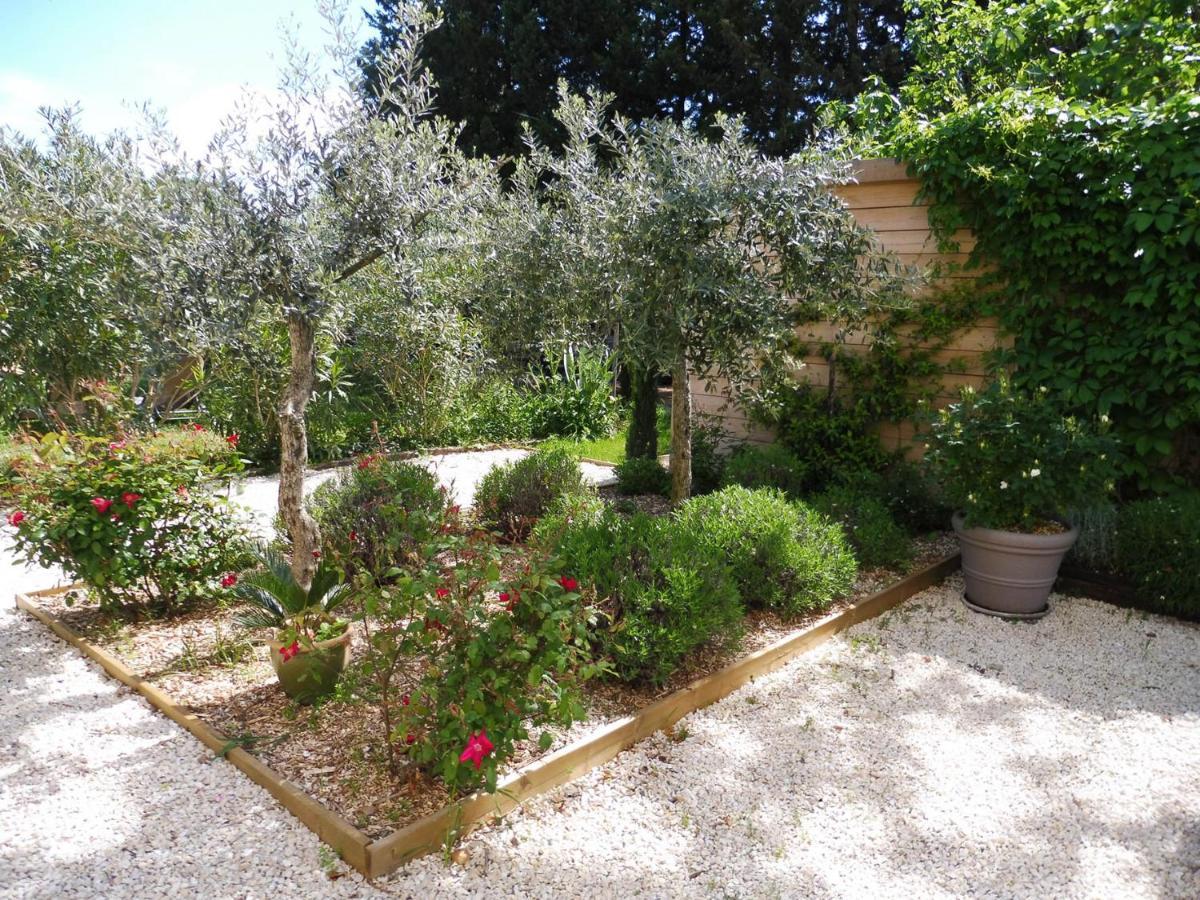 Bed and Breakfast Mas Des Rabasses Le Pontet  Esterno foto